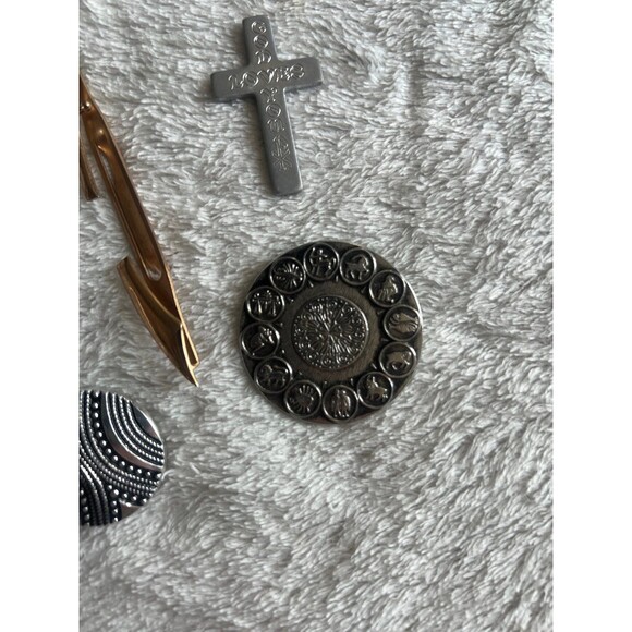 Vintage money clips, tie tacks etc - Picture 2 of 3